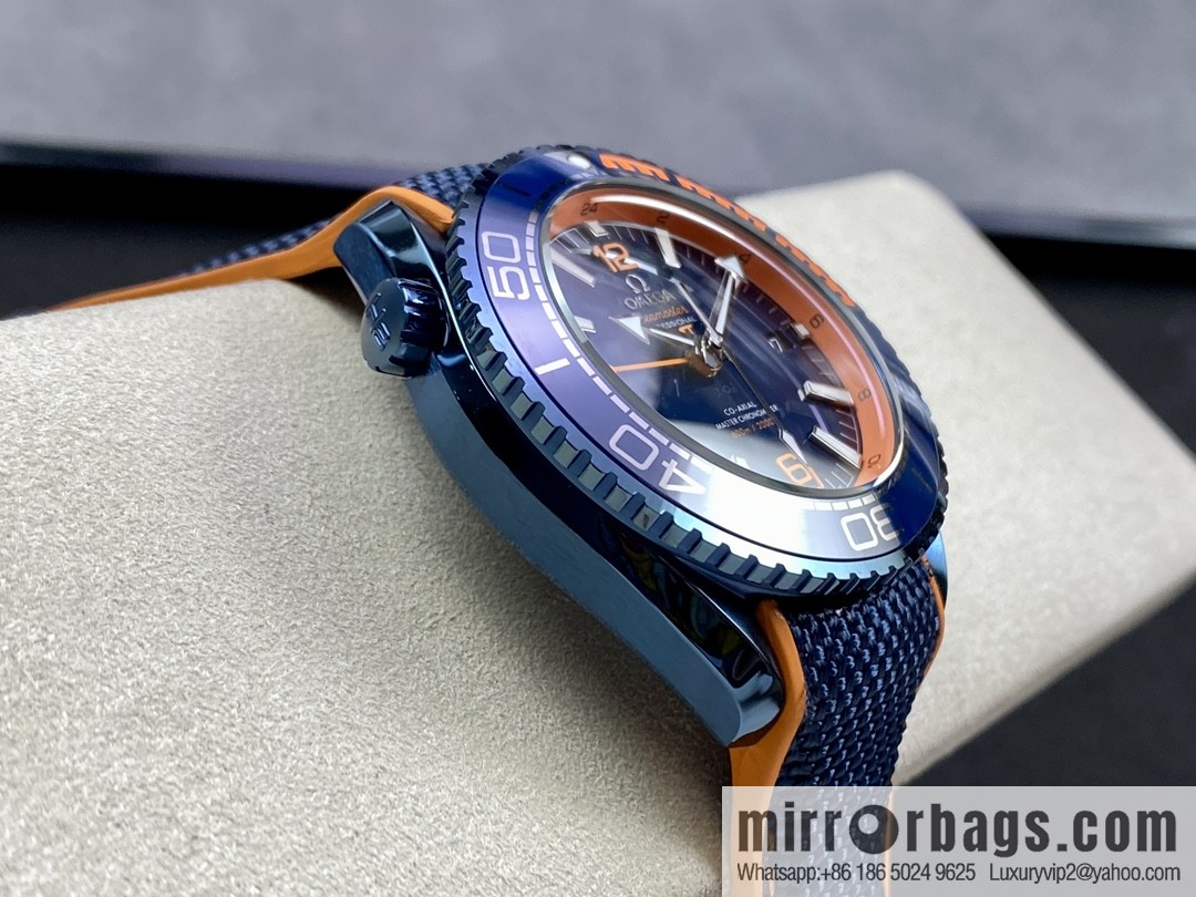 Omega, Deep Sea Blue, Ocean Universe 600 meters GMT Seamaster 600 series automatic mechanical men's watch