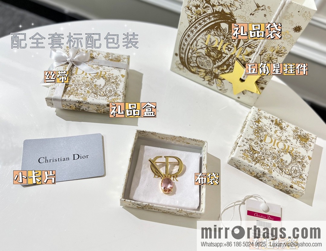 New ☑️ Dior CD pink diamond brooch