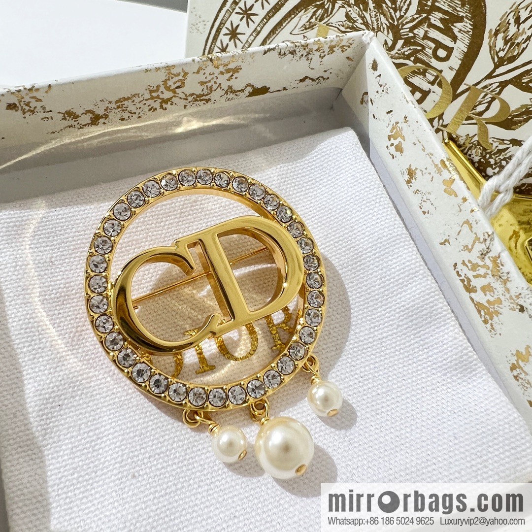 New ☑️ Dior CD pearl brooch