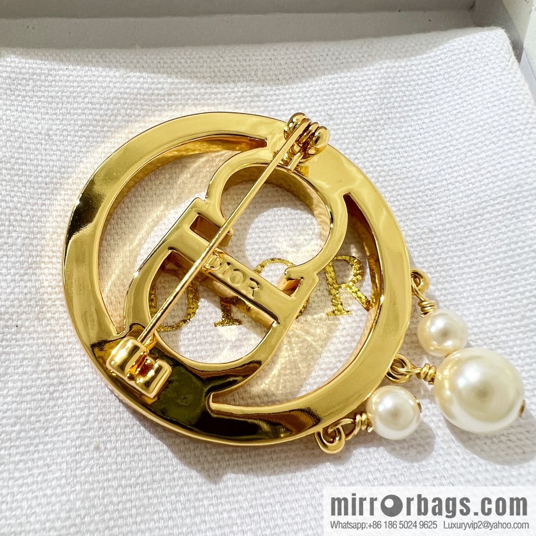 New ☑️ Dior CD pearl brooch