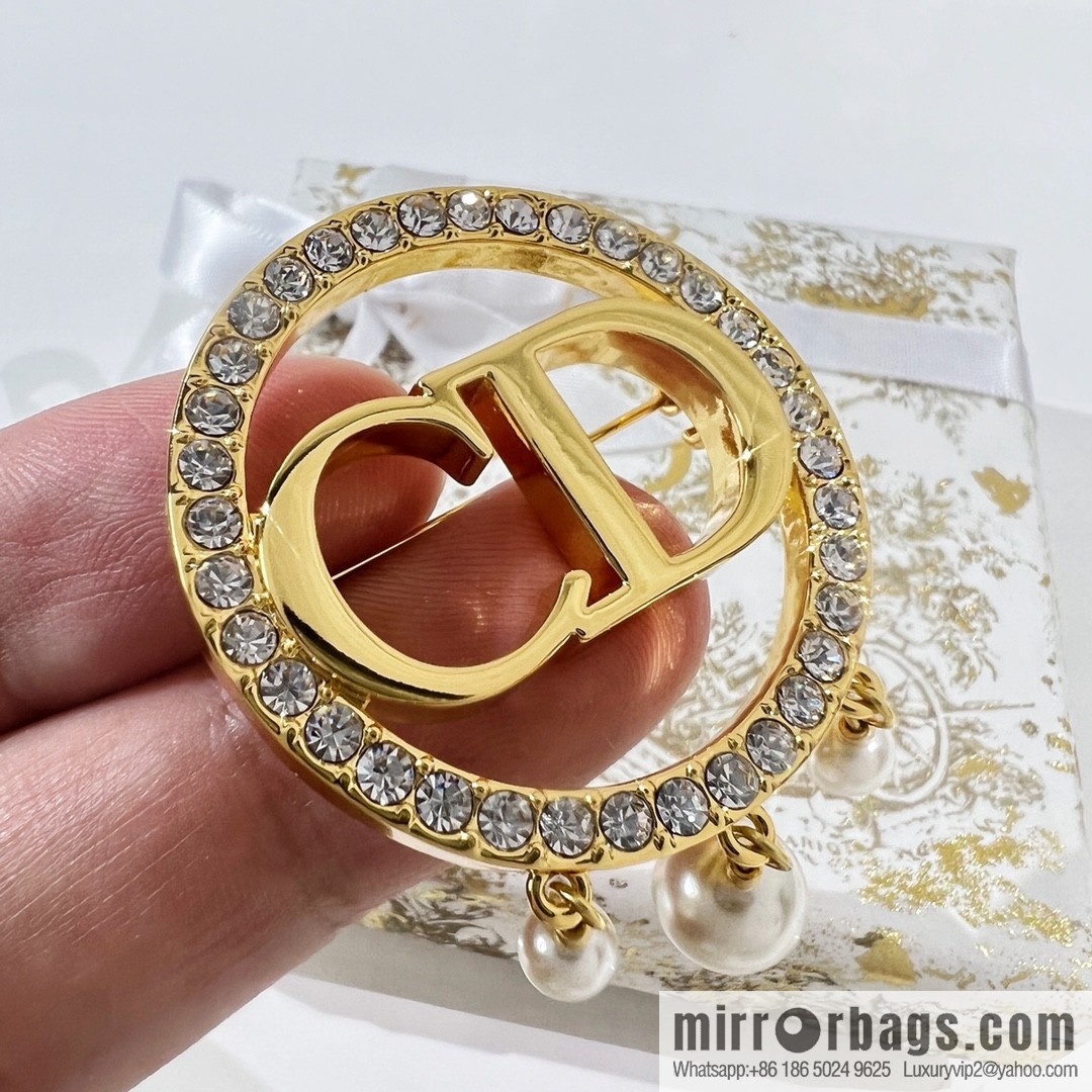 New ☑️ Dior CD pearl brooch