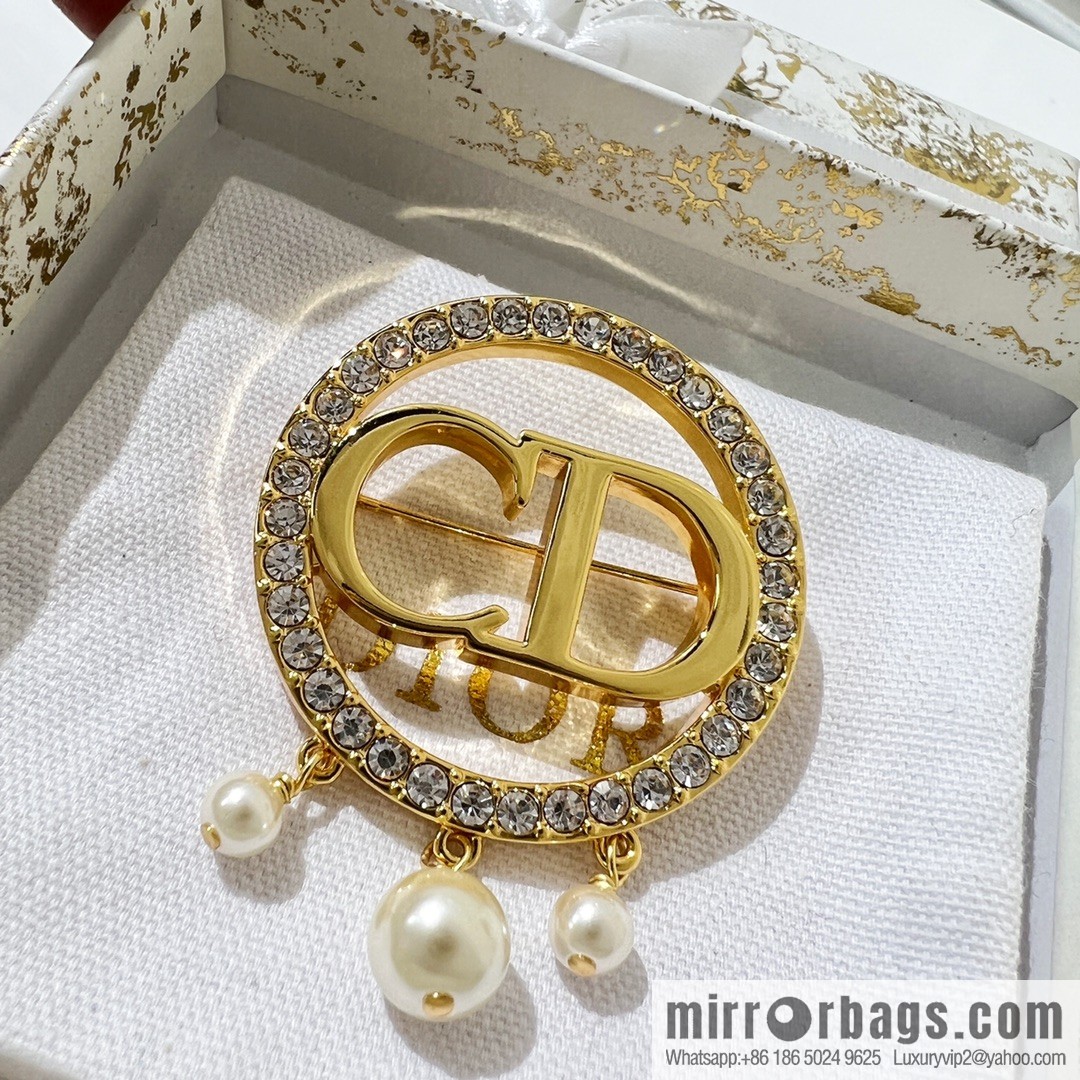 New ☑️ Dior CD pearl brooch