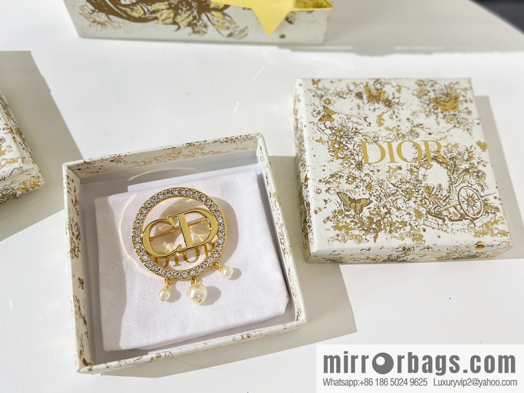 New ☑️ Dior CD pearl brooch