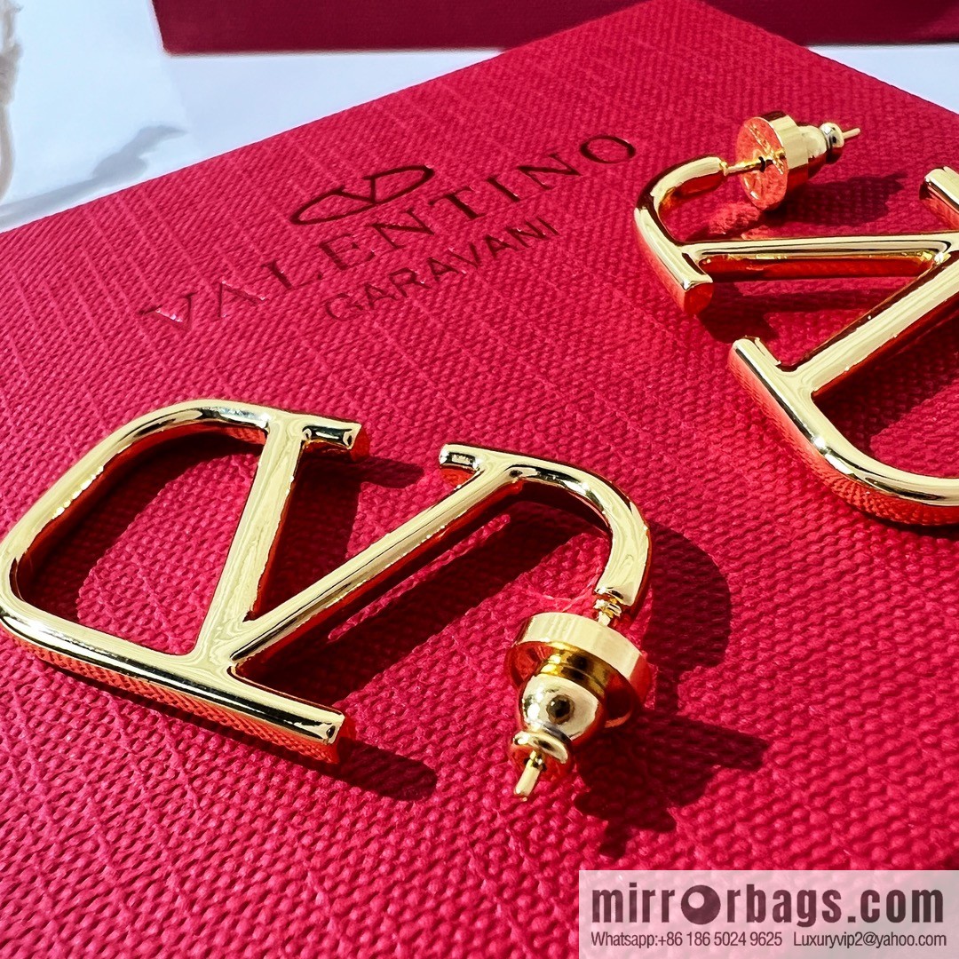 New ☑️ Valentino earrings