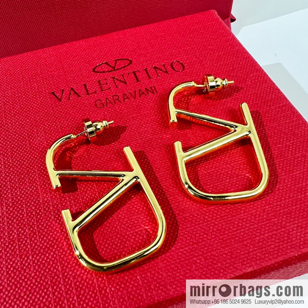 New ☑️ Valentino earrings