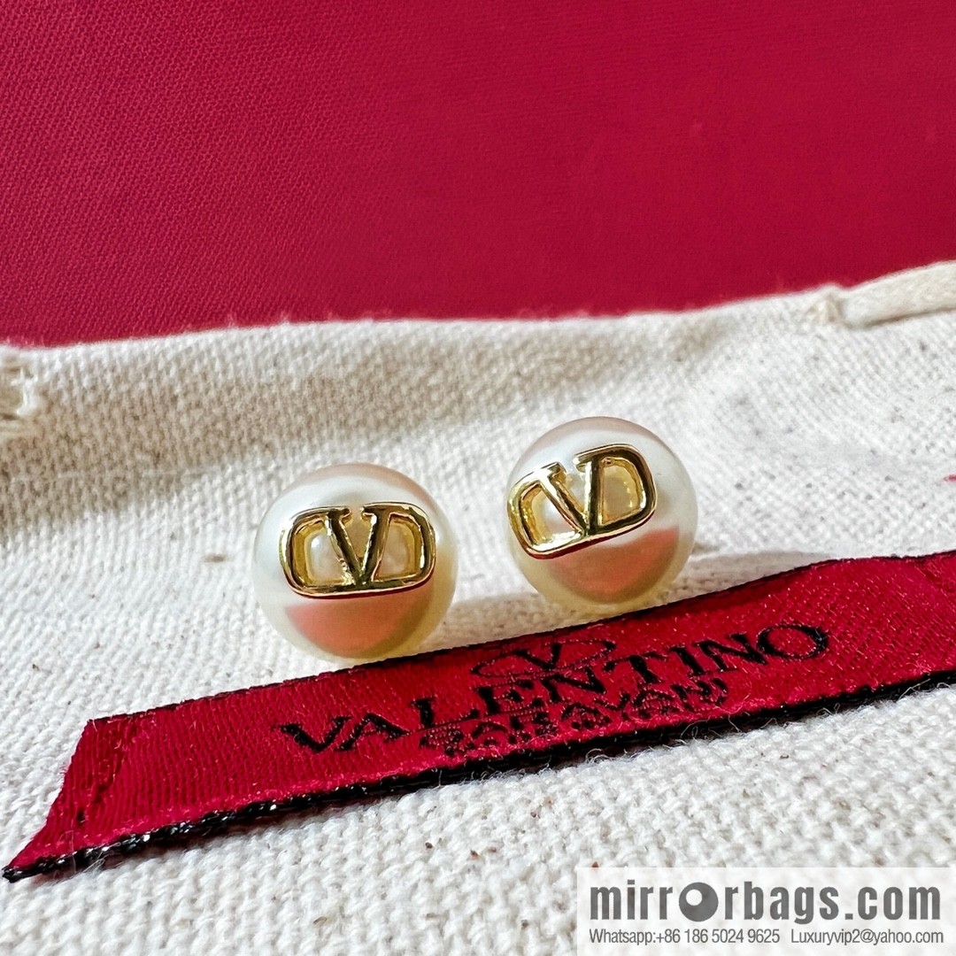 New ☑️ Valentino pearl earrings