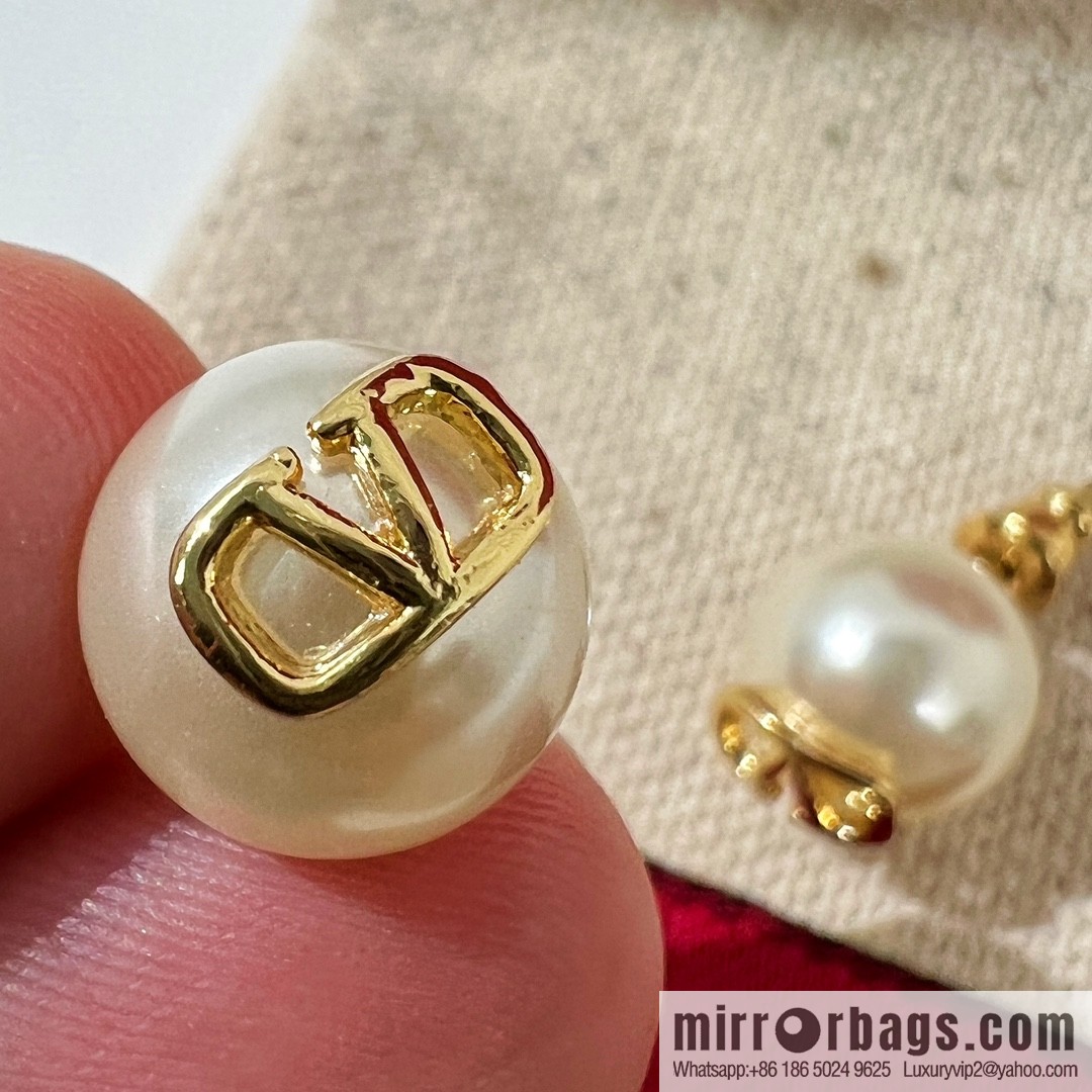 New ☑️ Valentino pearl earrings