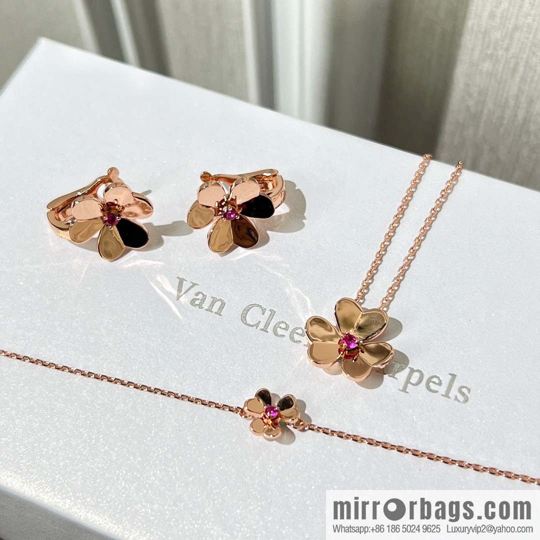Van Cleef & Arpels Frivole Clover ☘️ necklace