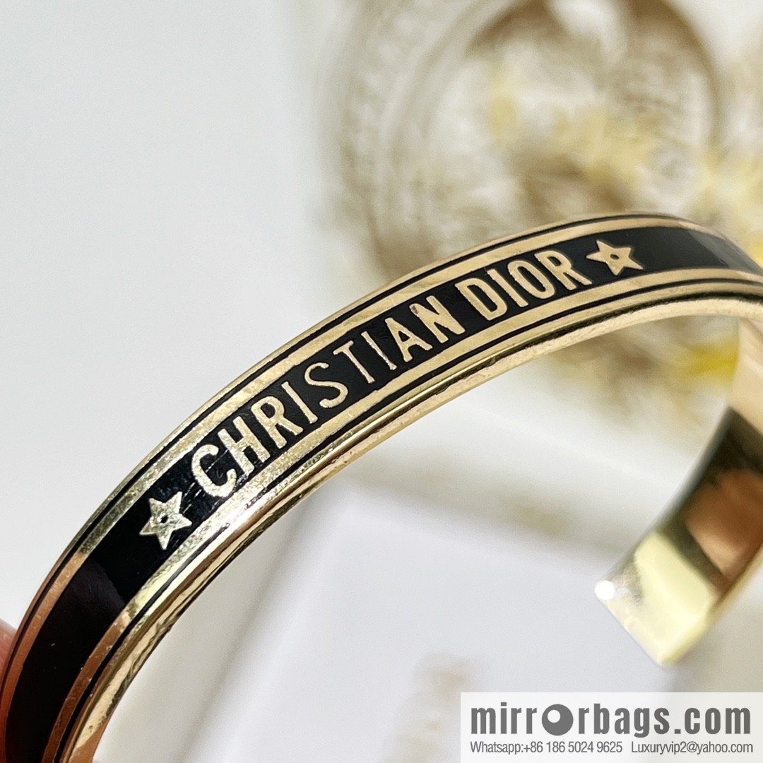 New ☑️ Dior Letter Opening Bracelet