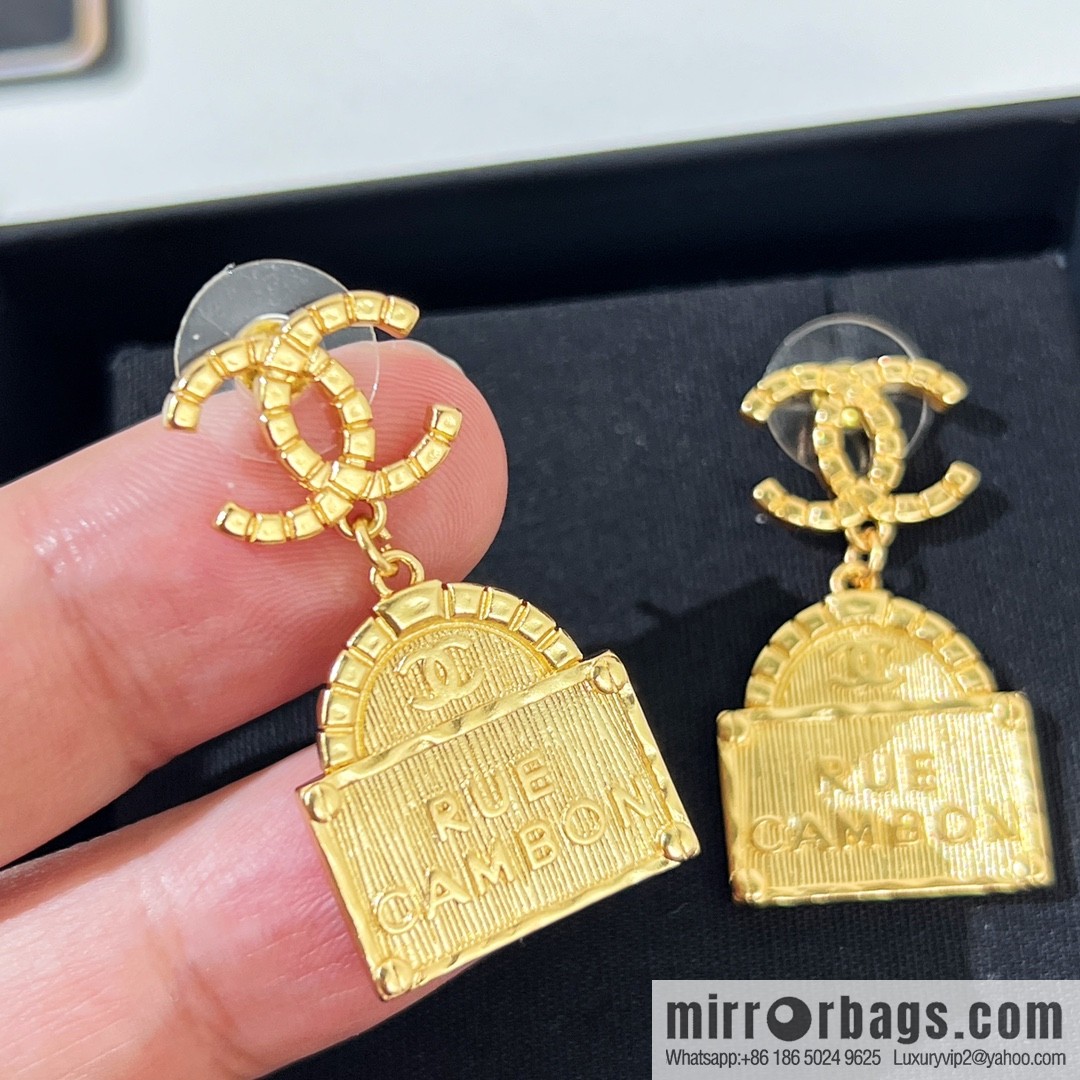 New ☑️ Chanel gold double c bag 👜 stud earrings