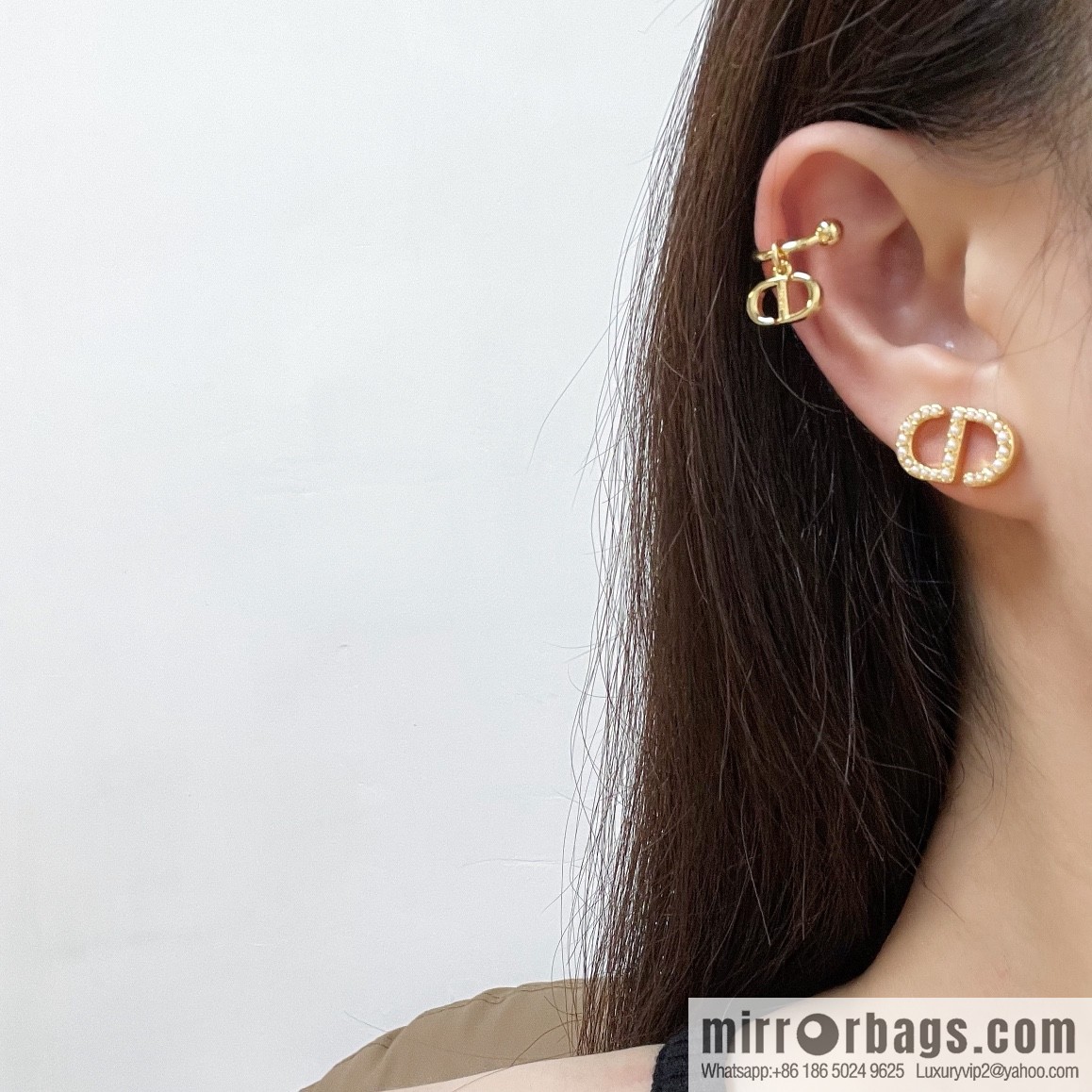 New ☑️ Dior CD earrings