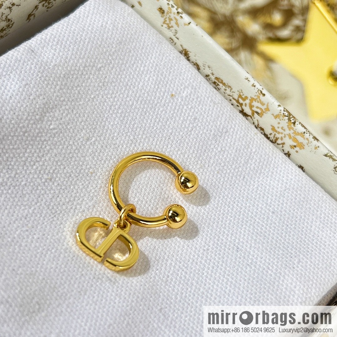 New ☑️ Dior CD earrings