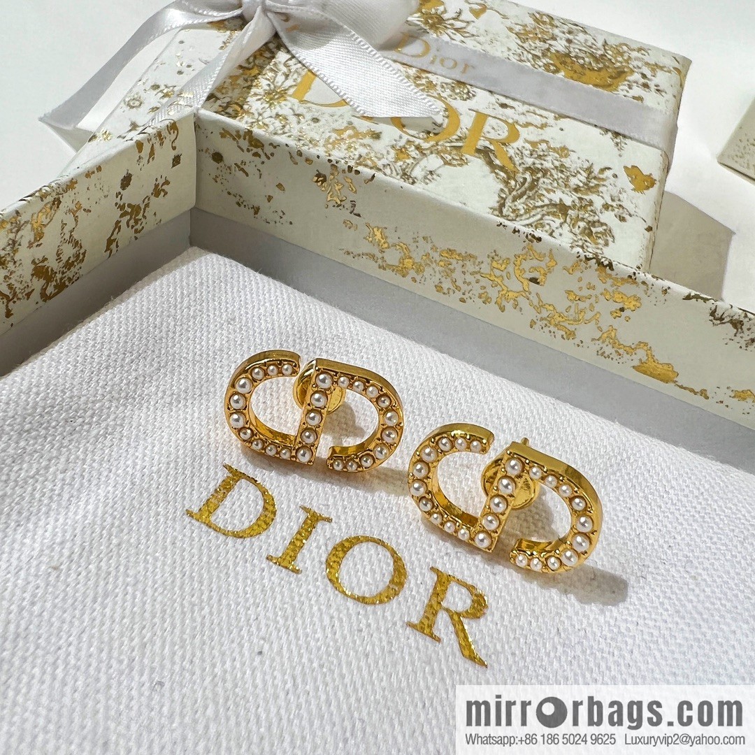 Image source, new ☑️ Dior CD pearl stud earrings