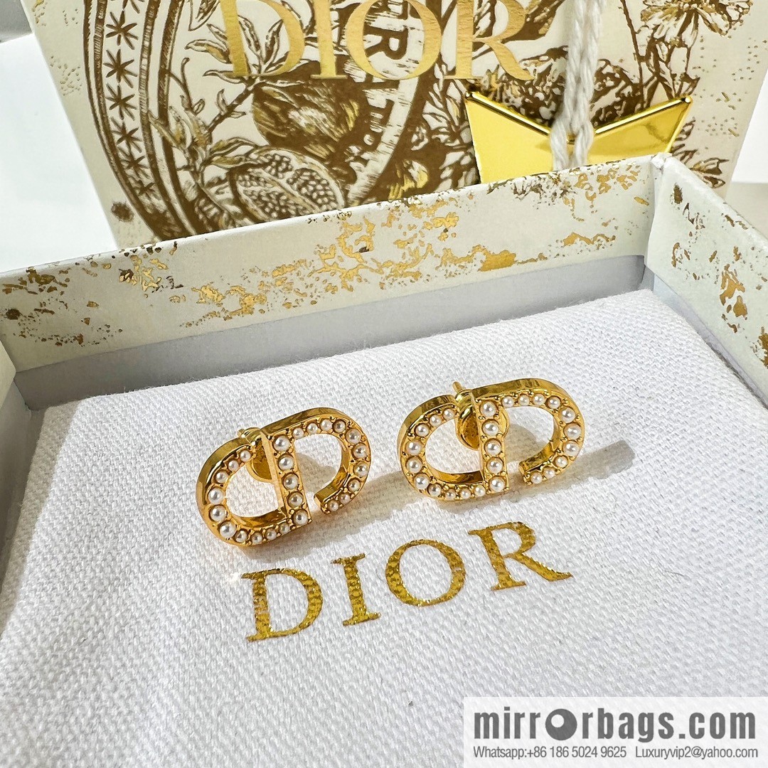 Image source, new ☑️ Dior CD pearl stud earrings