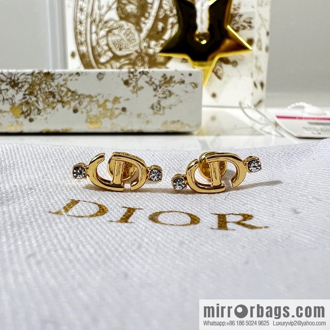 New ☑️ Dior CD letter stud earrings