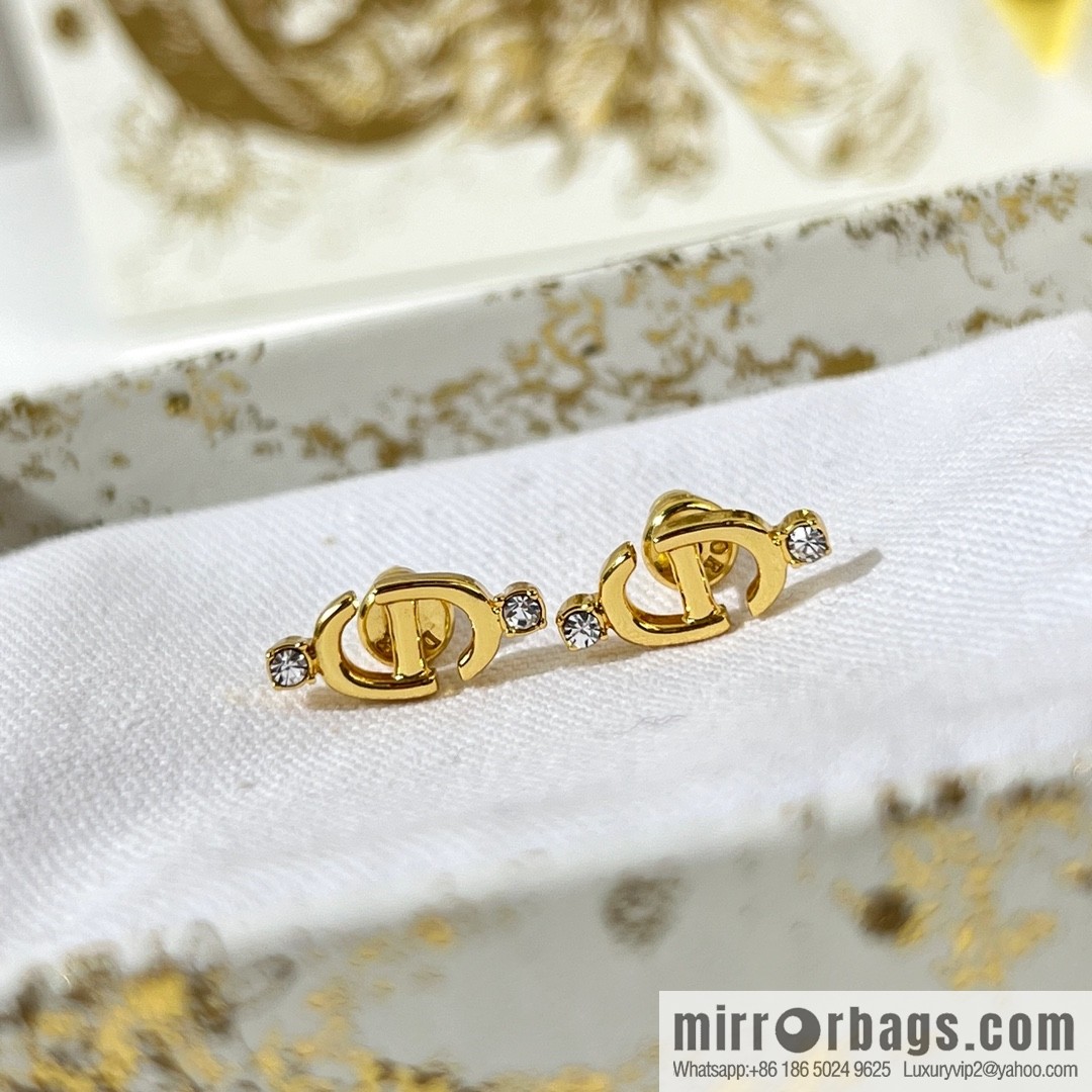 New ☑️ Dior CD letter stud earrings