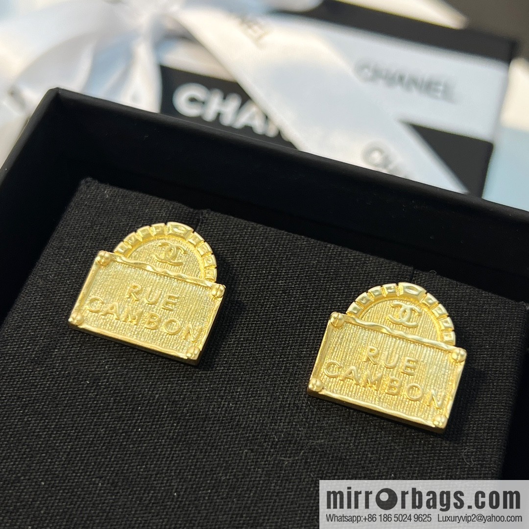 New ☑️ Chanel double c gold bag 👜 stud earrings