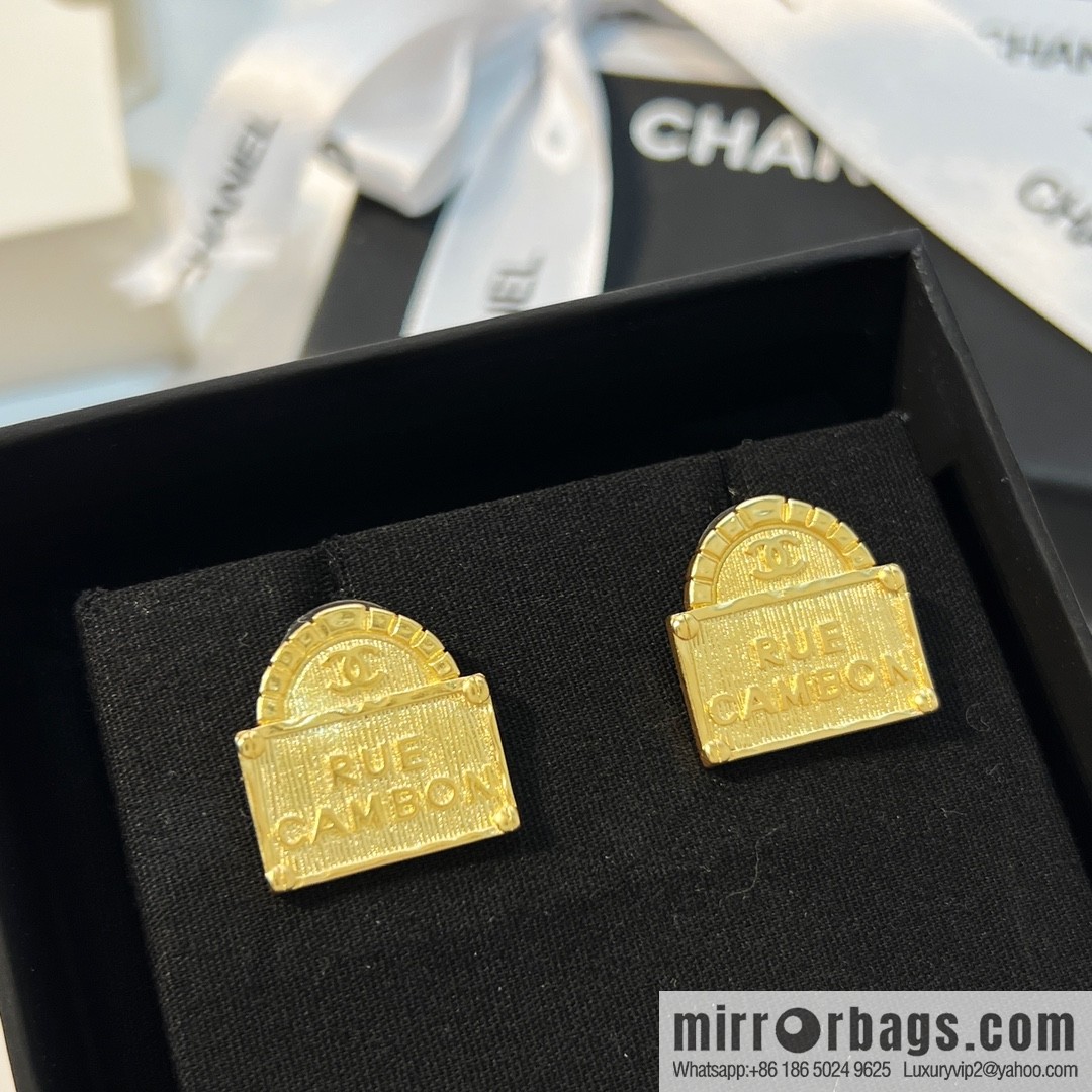 New ☑️ Chanel double c gold bag 👜 stud earrings
