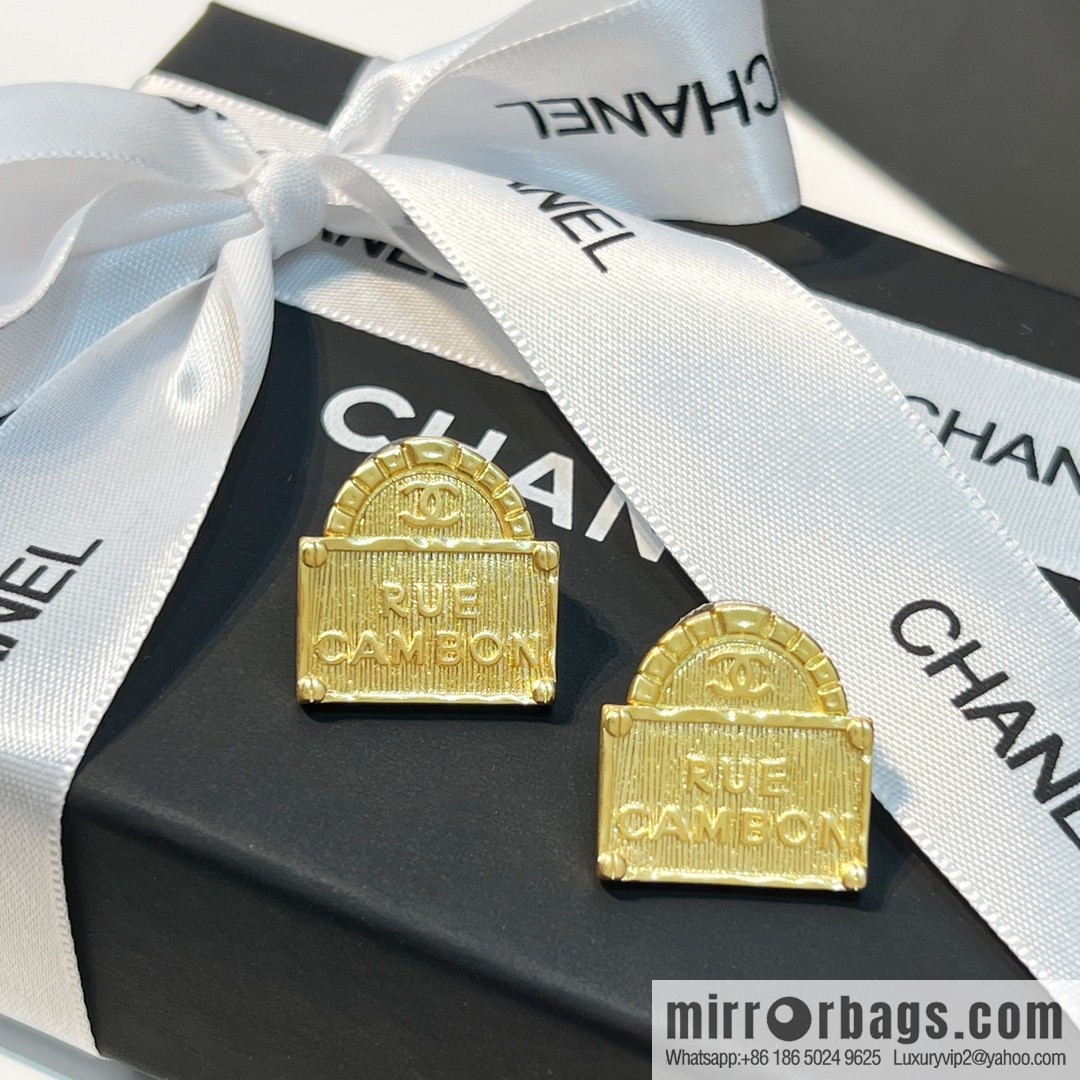 New ☑️ Chanel double c gold bag 👜 stud earrings