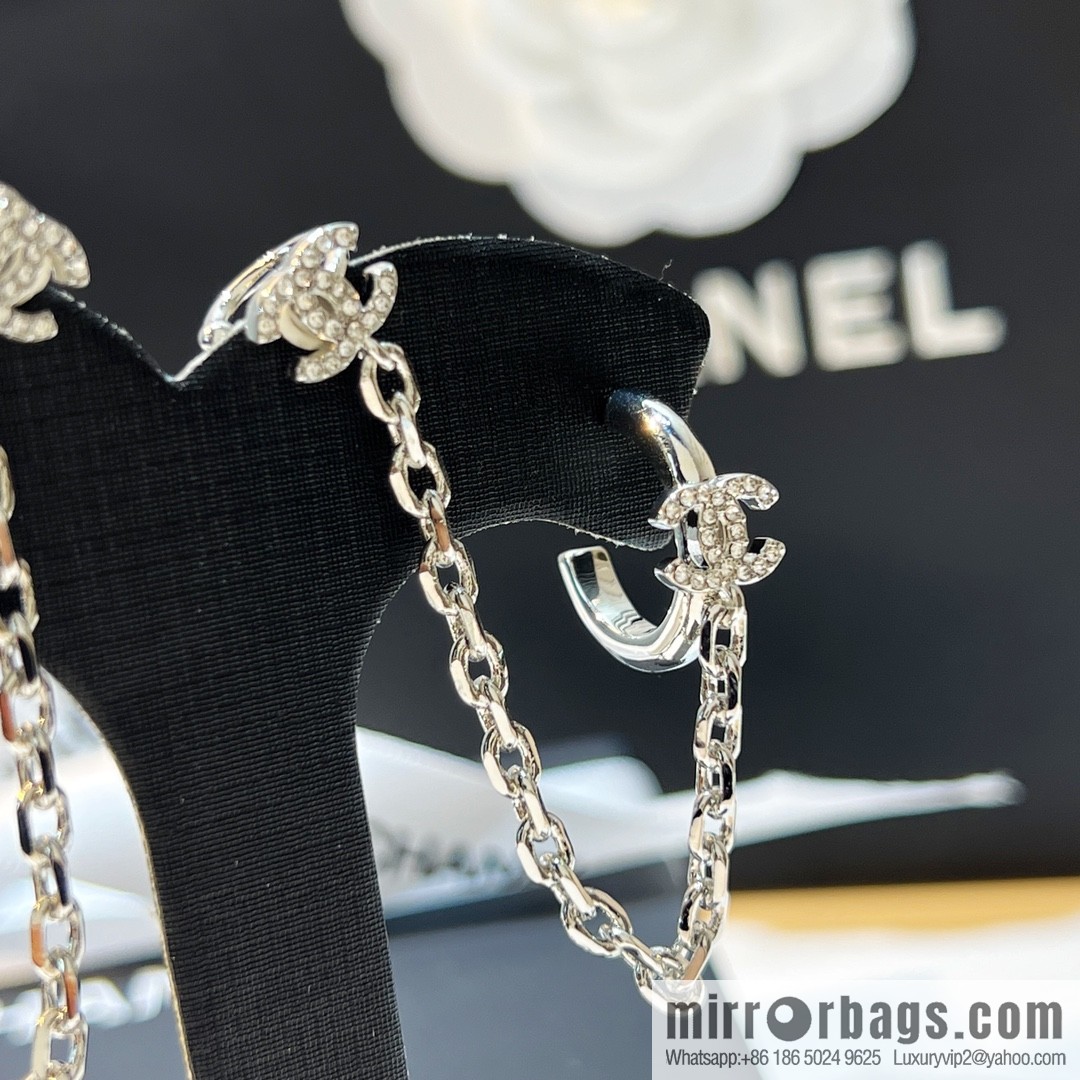 New ☑️ Chanel double c full diamond stud earclip