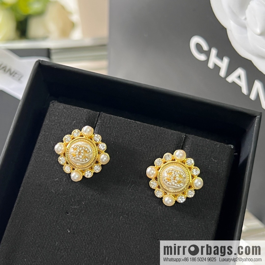 New ☑️ Chanel double c rhinestone pearl stud earrings