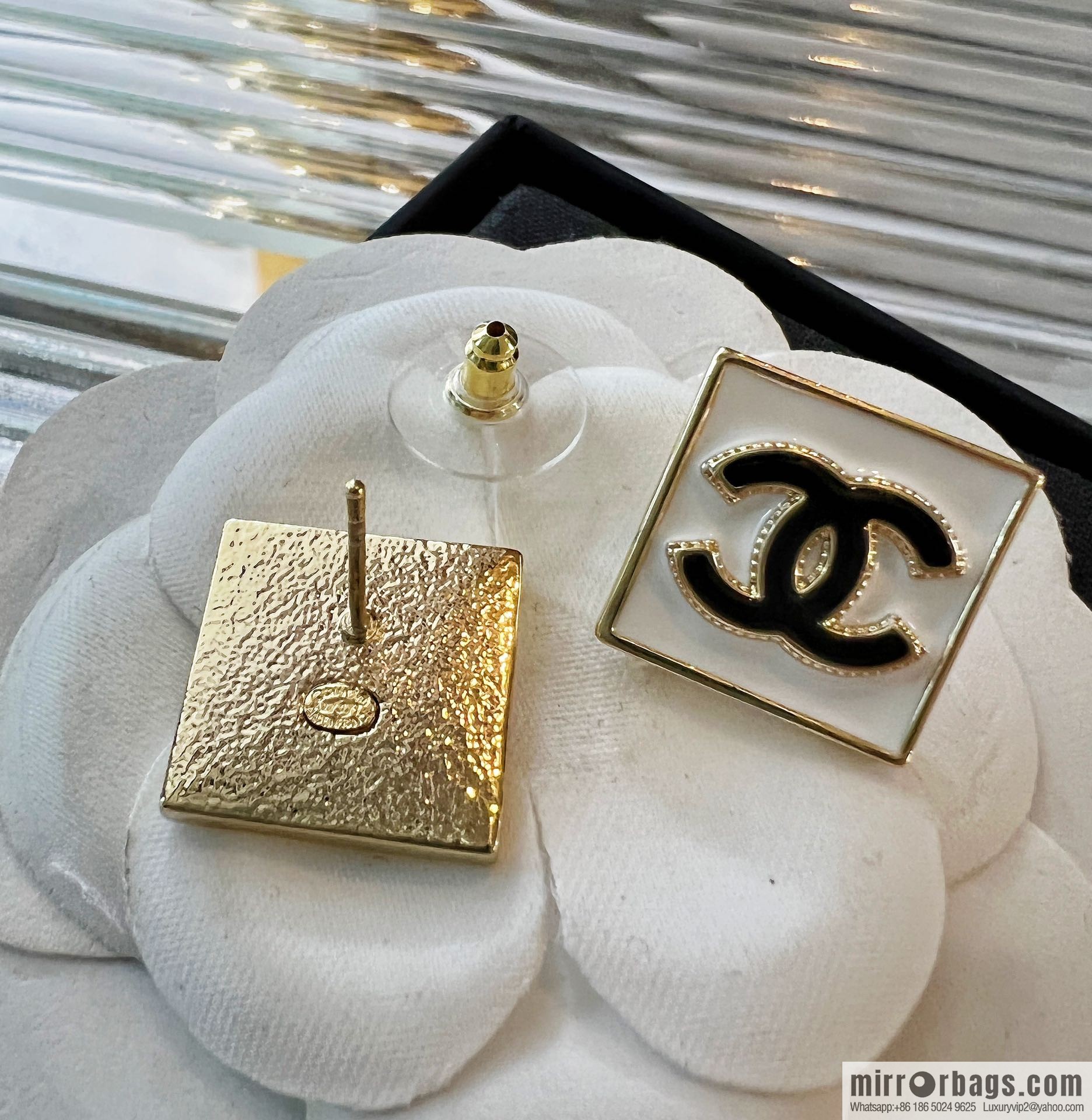 New ☑️ Chanel double c square enamel stud earrings