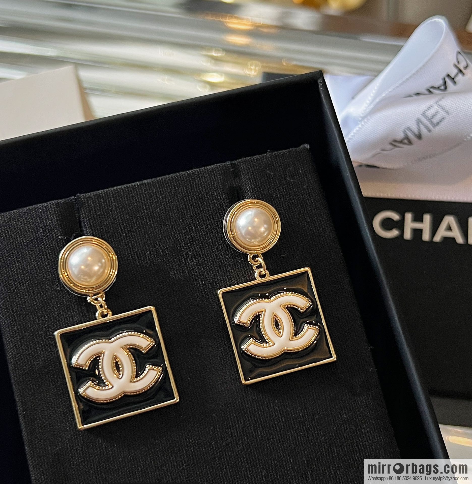 New ☑️ Chanel double c pearl enamel oil stud earrings