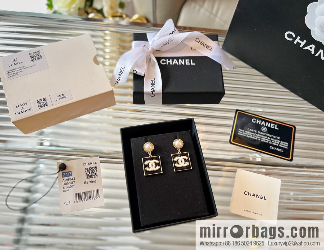 New ☑️ Chanel double c pearl enamel oil stud earrings