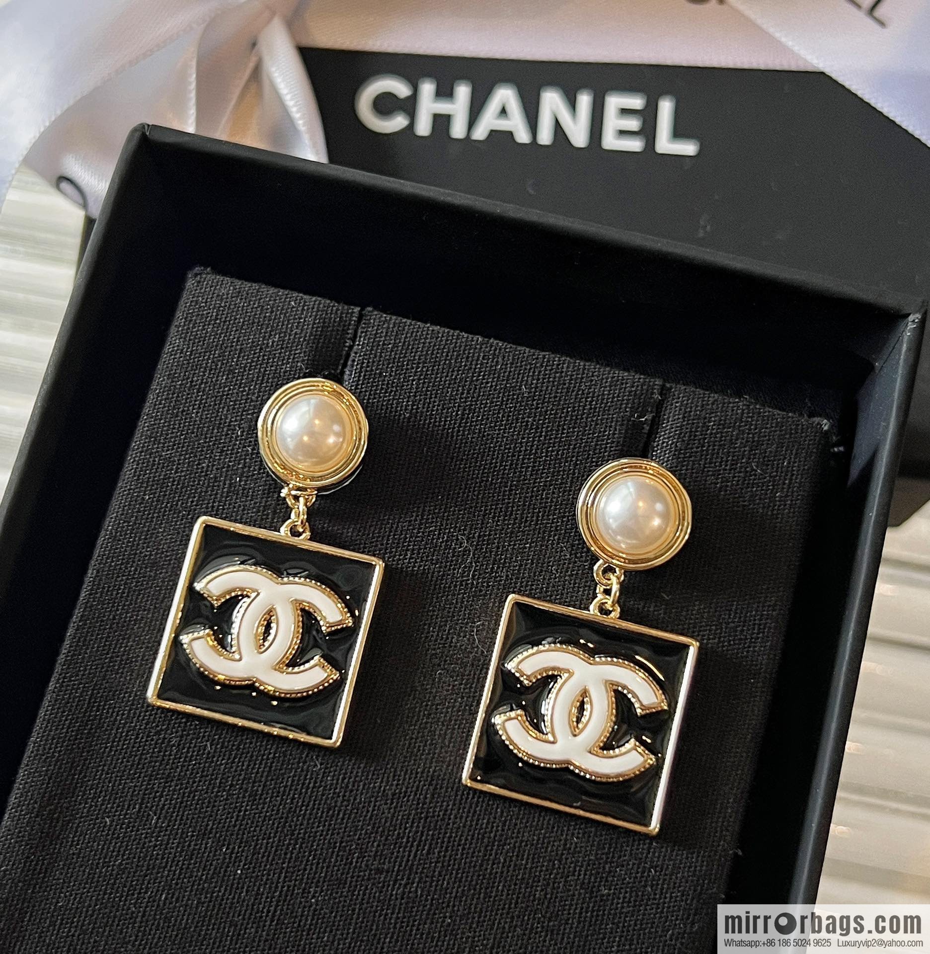 New ☑️ Chanel double c pearl enamel oil stud earrings