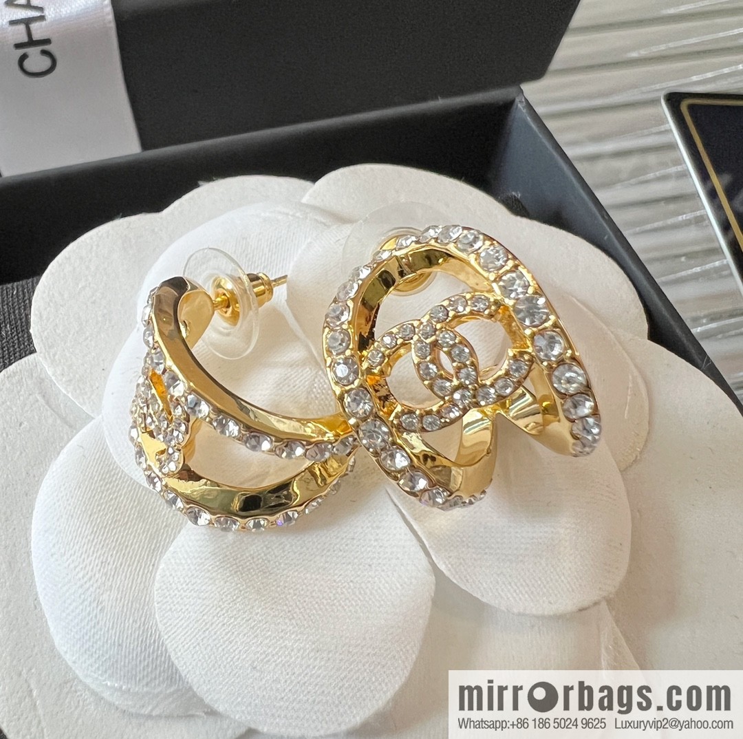 New ☑️ Chanel double c full drill cut-out semicircular stud earrings