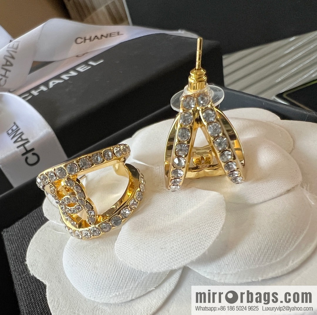 New ☑️ Chanel double c full drill cut-out semicircular stud earrings
