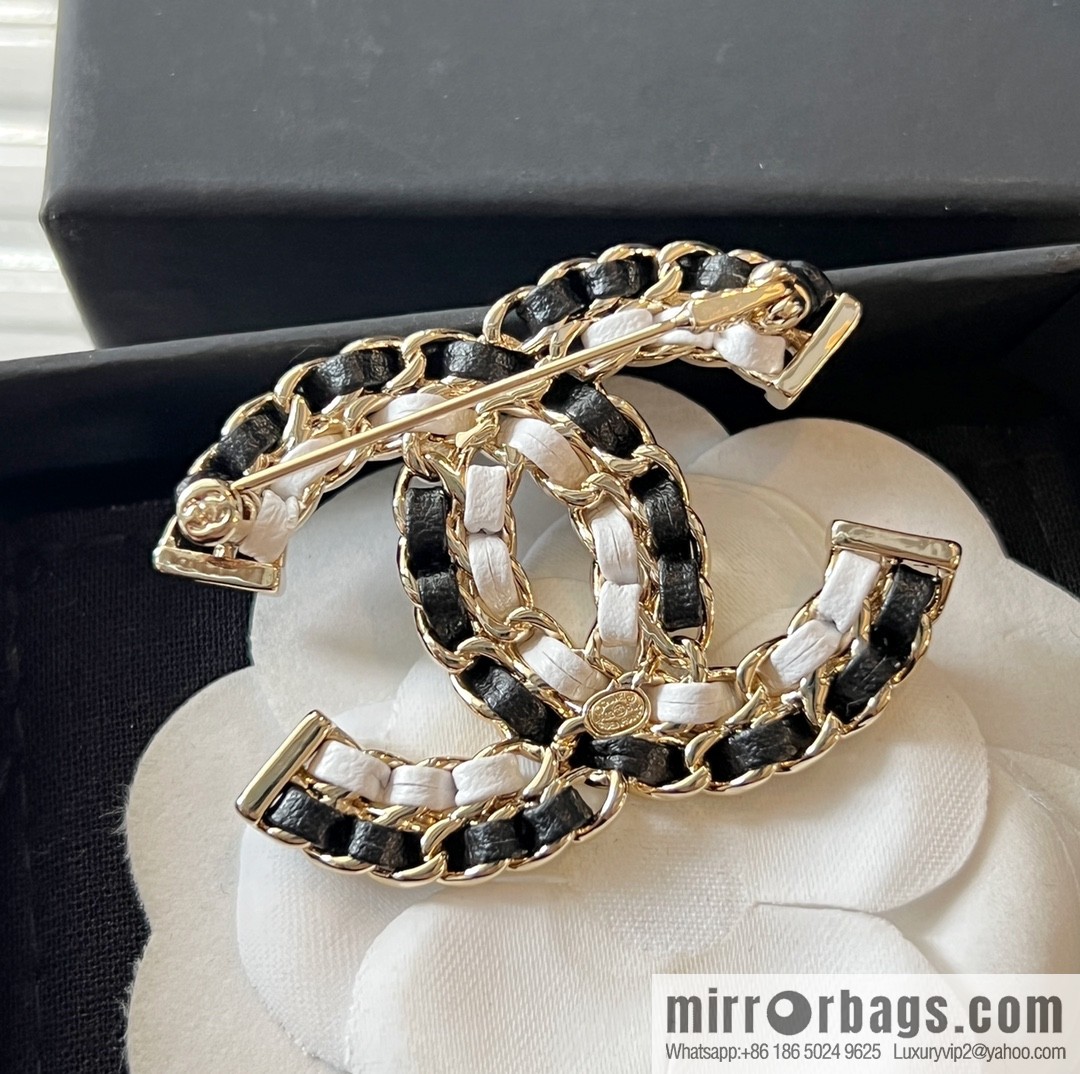 New ☑️ Chanel double c black and white leather rope brooch