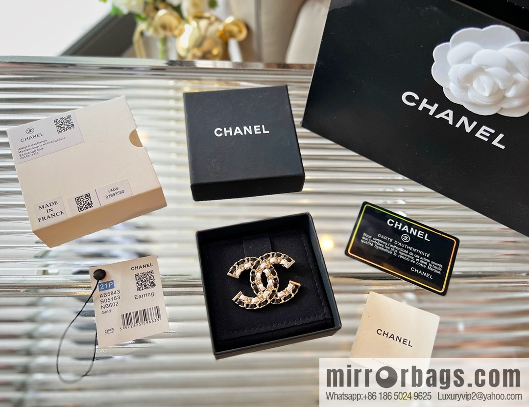 New ☑️ Chanel double c black and white leather rope brooch