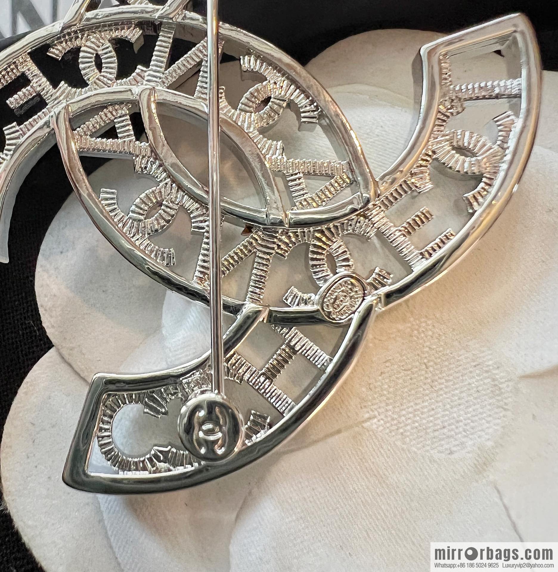 New ☑️ Chanel double c cut-out full diamond brooch