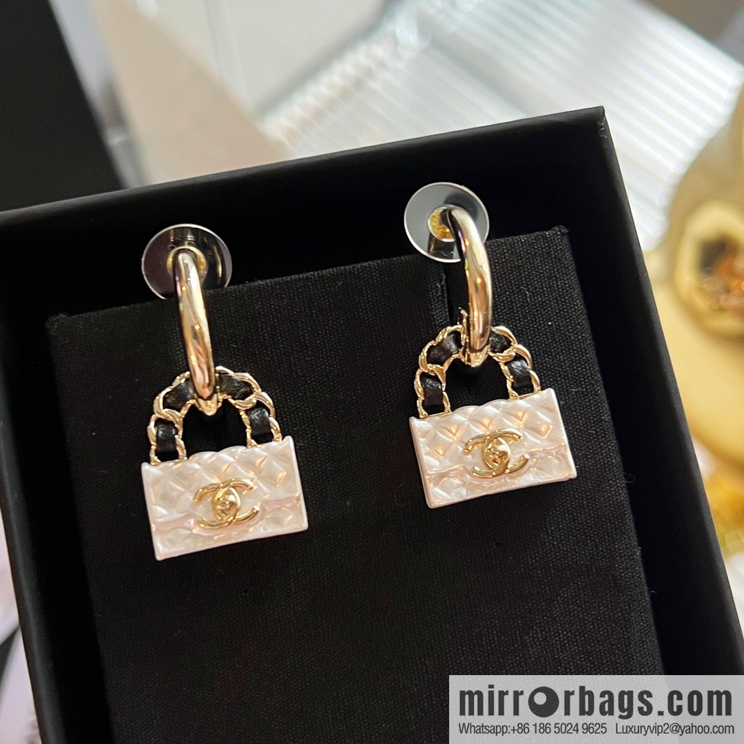New ☑️ Chanel double c bag 👜 stud earrings