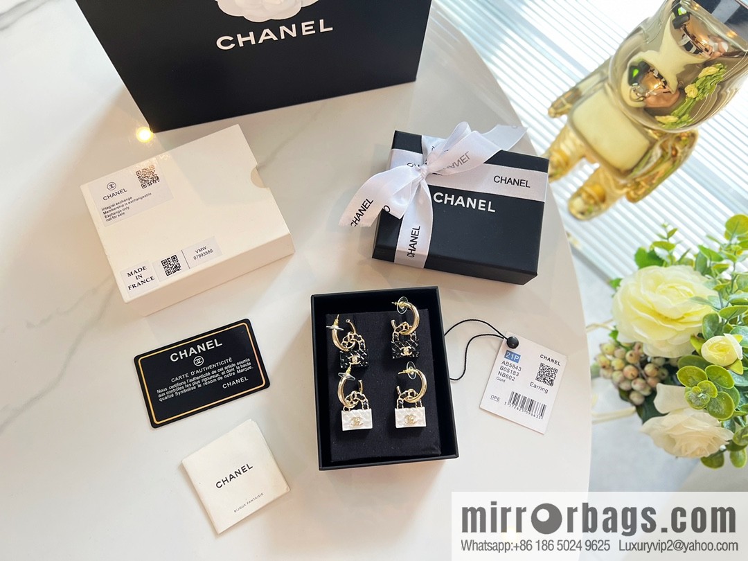 New ☑️ Chanel double c bag 👜 stud earrings