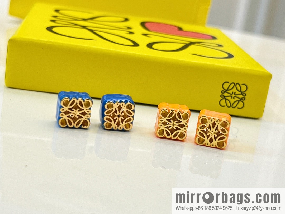 LOEWE Luo Yiwei enamel dripping oil moon cake stud earrings