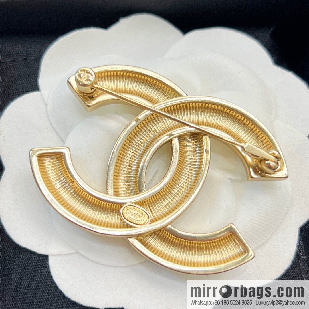 New ☑️ Chanel double c acrylic brooch