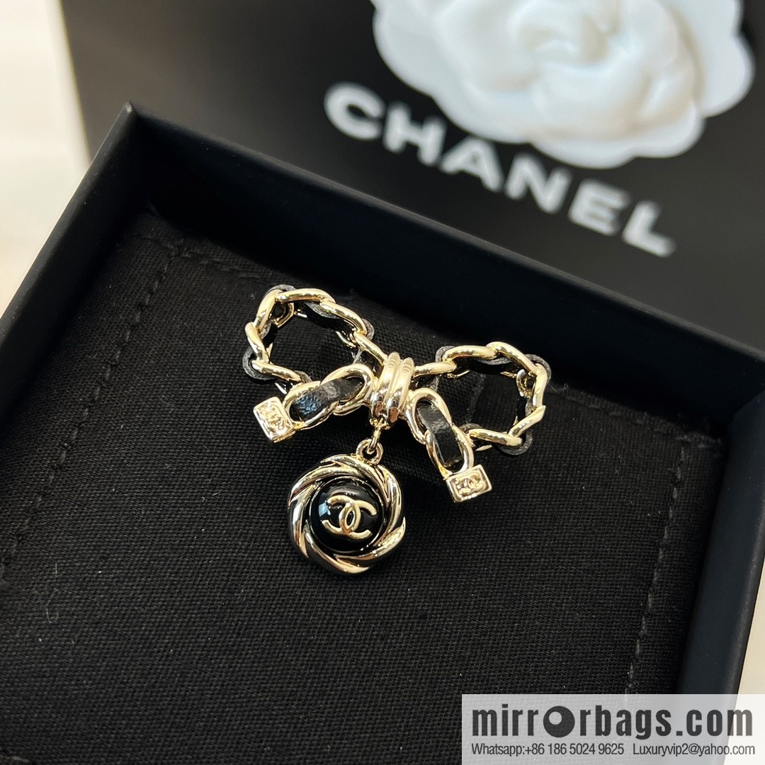 New ☑️ Chanel double c black leather rope bow brooch