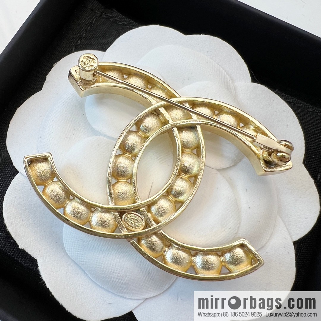 New ☑️ Chanel double c gold full diamond brooch