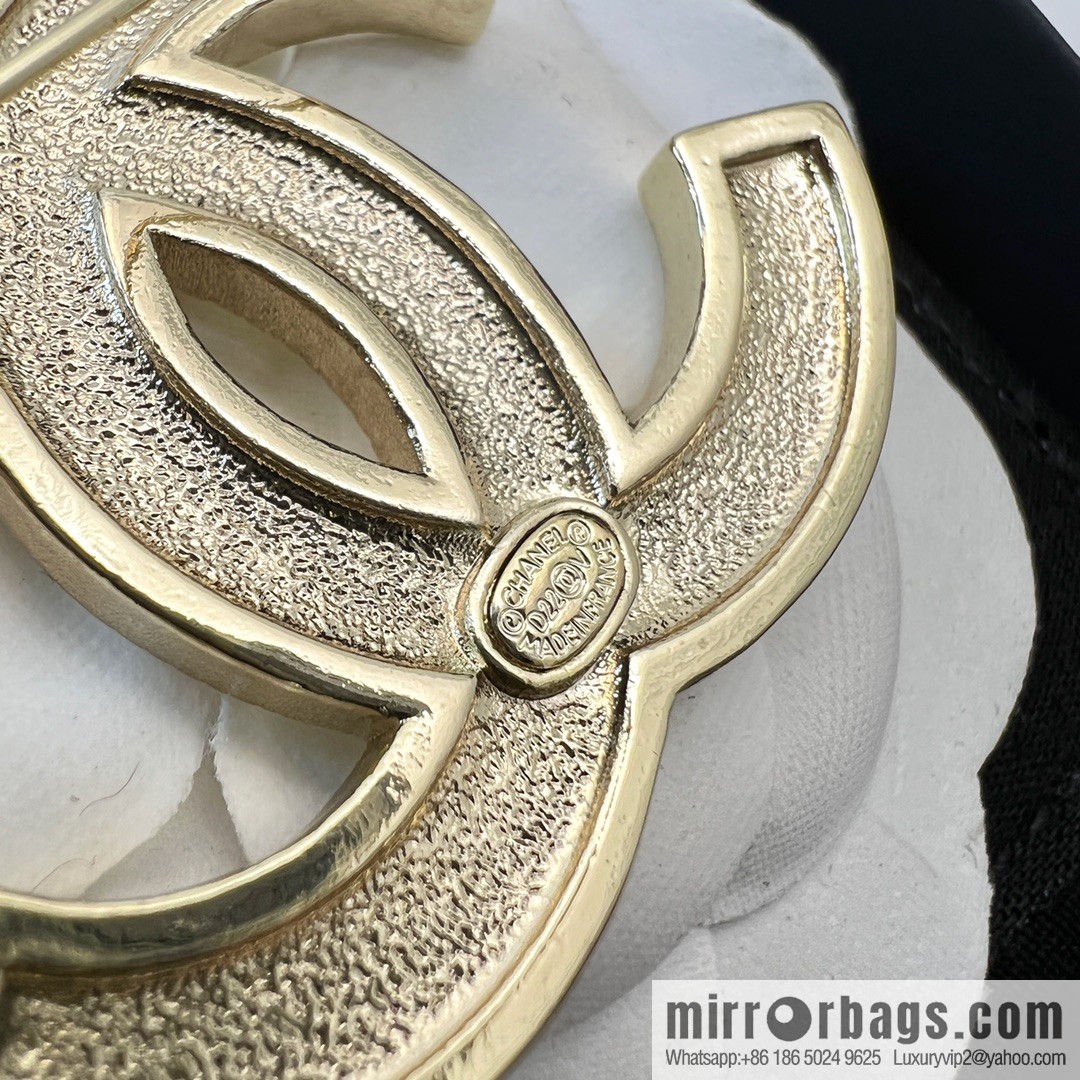 New ☑️ Chanel double c enamel drip oil black and white brooch