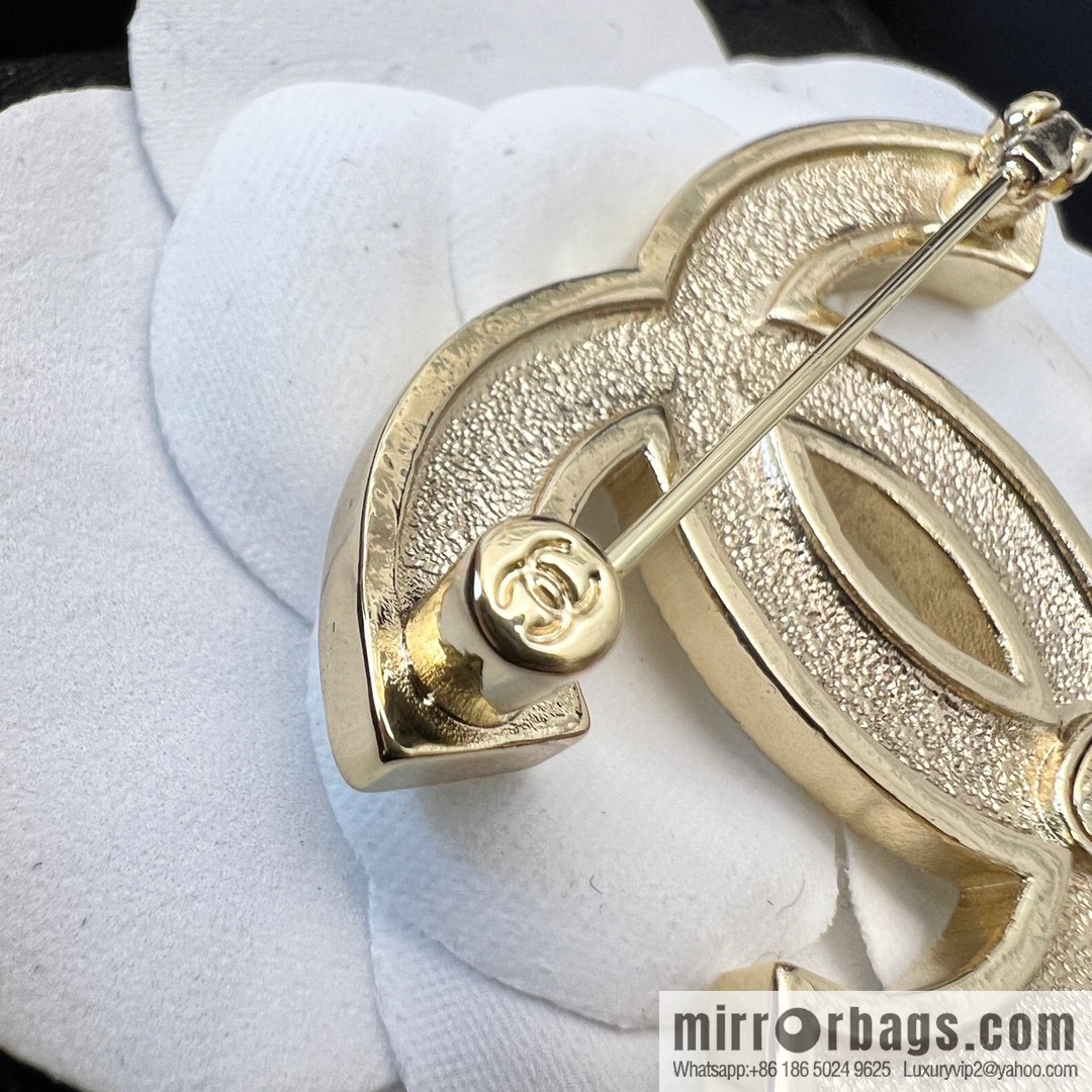 New ☑️ Chanel double c enamel drip oil black and white brooch