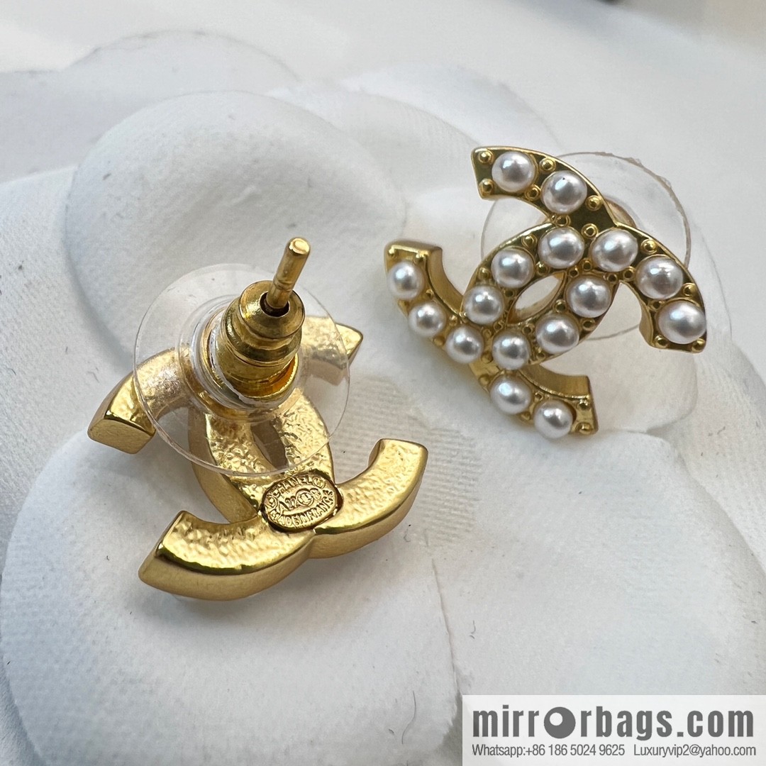 New ☑️ Chanel double c pearl stud earrings