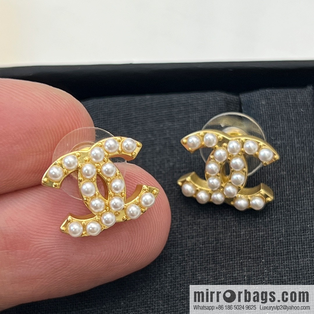 New ☑️ Chanel double c pearl stud earrings