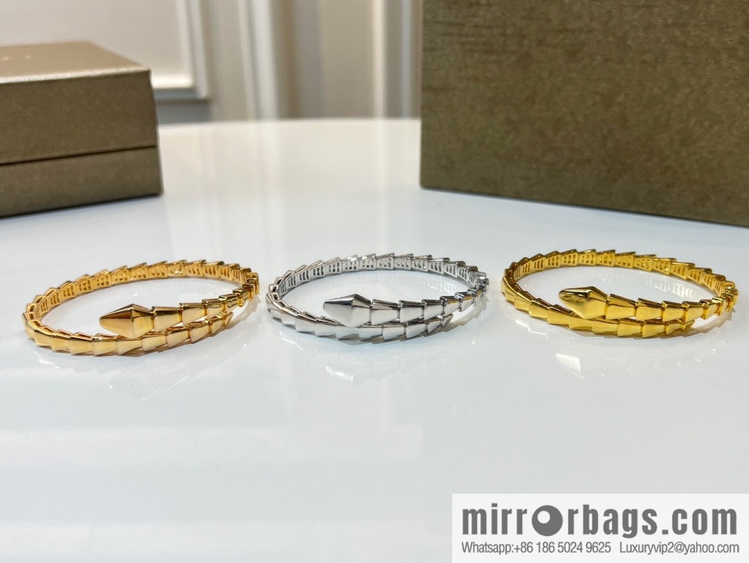 BVLGARI Bulgari smooth snake bone bracelet bracelet