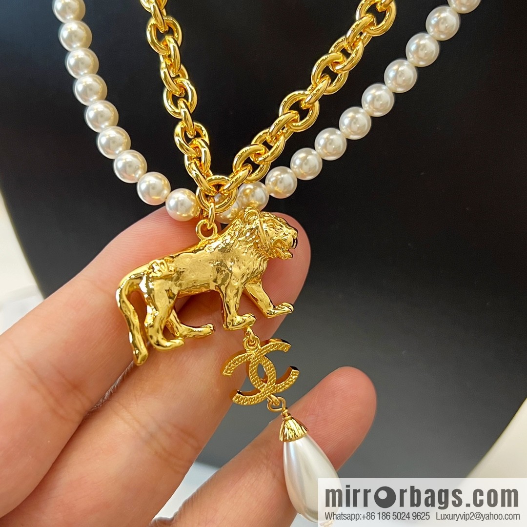 New ☑️ Chanel double c pearl lion 🦁 necklace