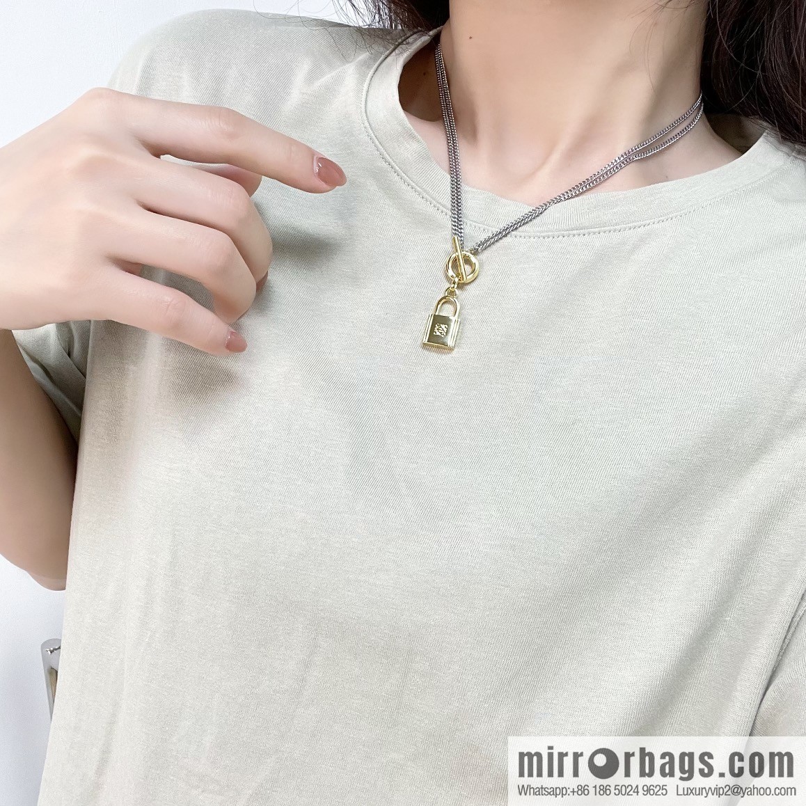 LOEWE lock head double layer necklace
