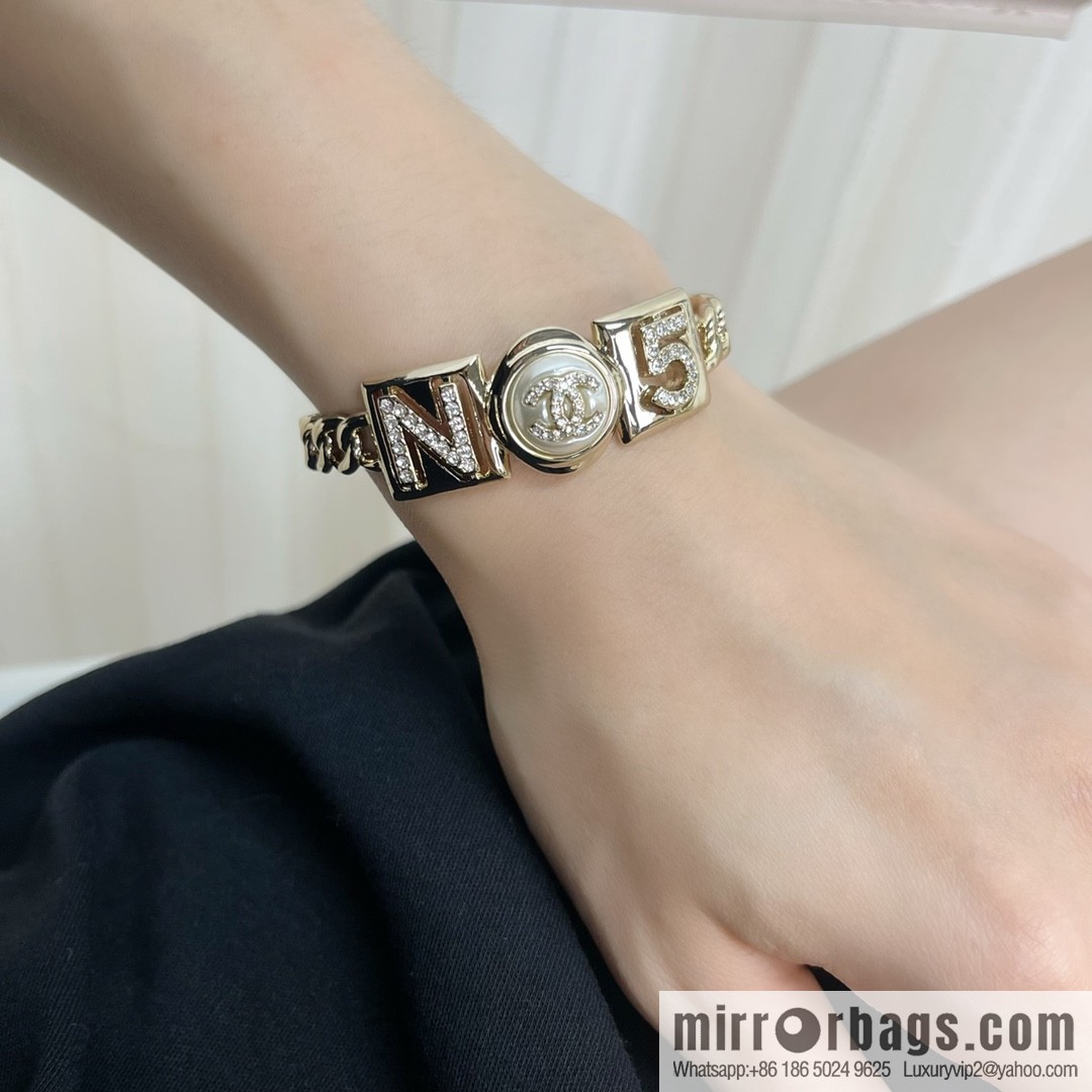 New ☑️ Chanel double c letter 5 word opening bracelet