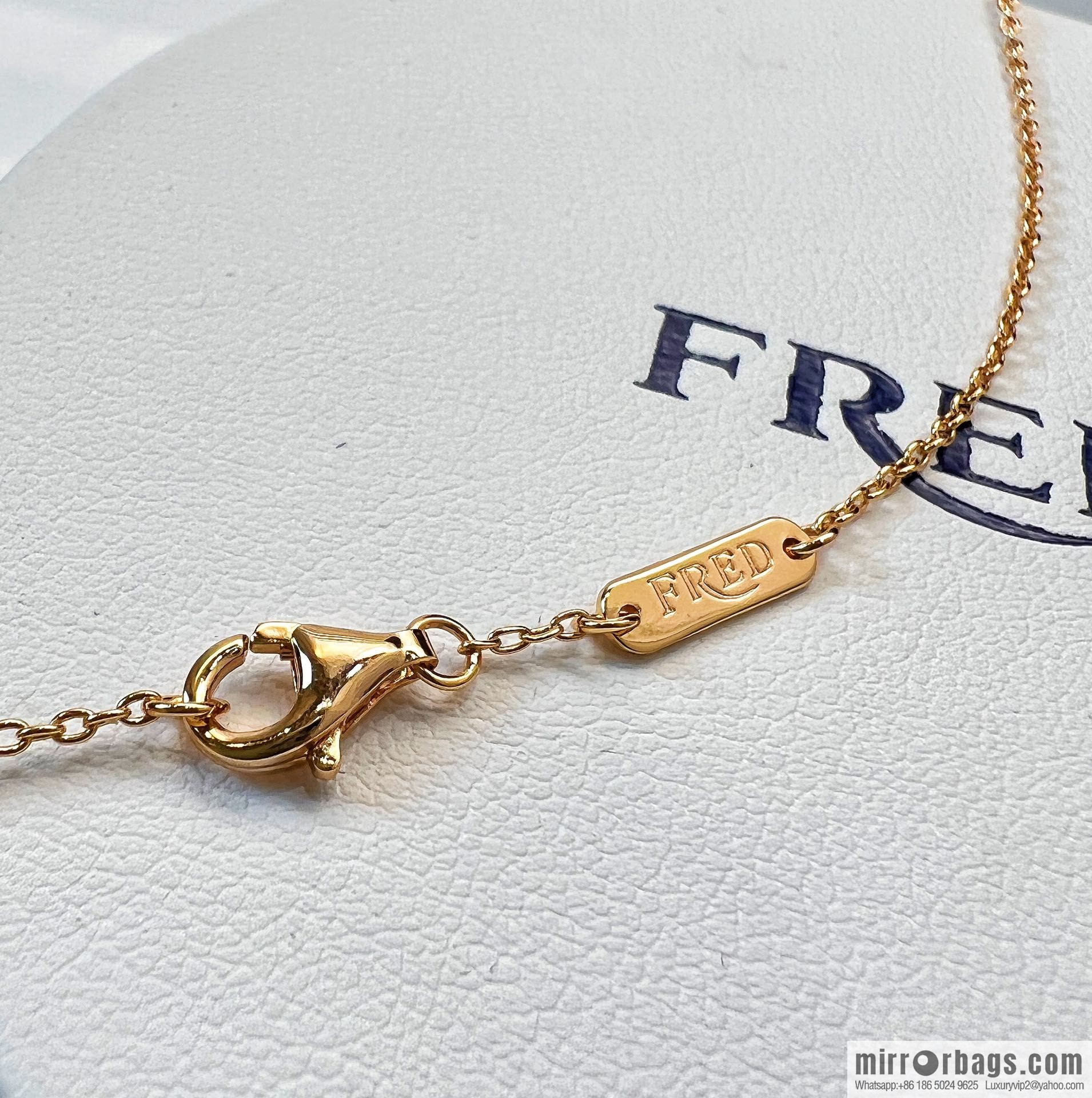 Fred Fred double horseshoe powder diamond necklace