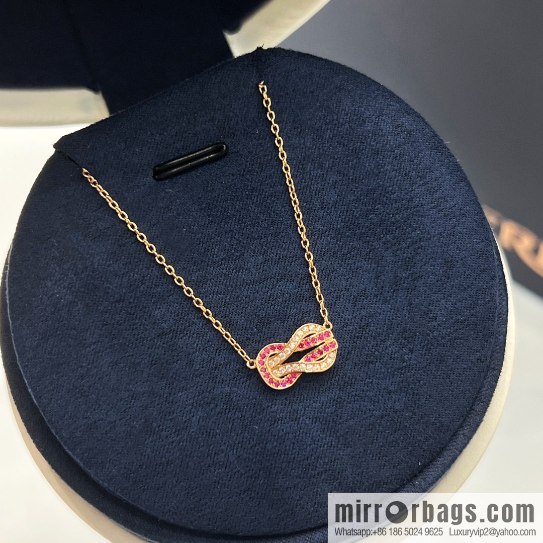Fred Fred double horseshoe powder diamond necklace